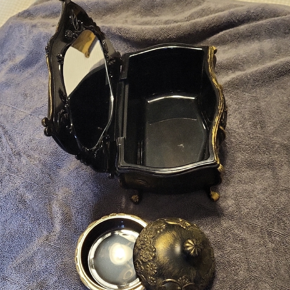 Elegant Black and Gold Jewelry Box